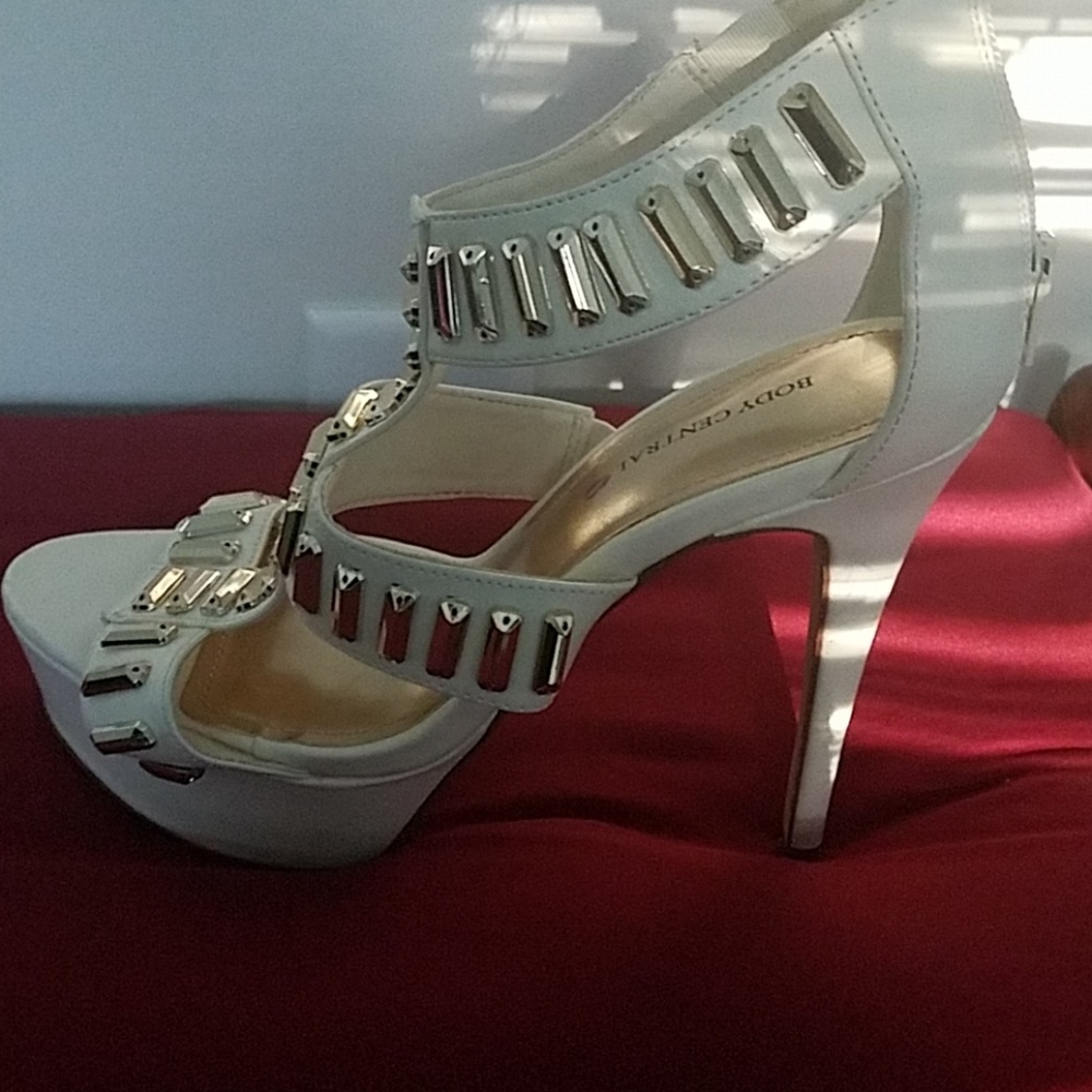 Shoes - Picture 2 of 4
